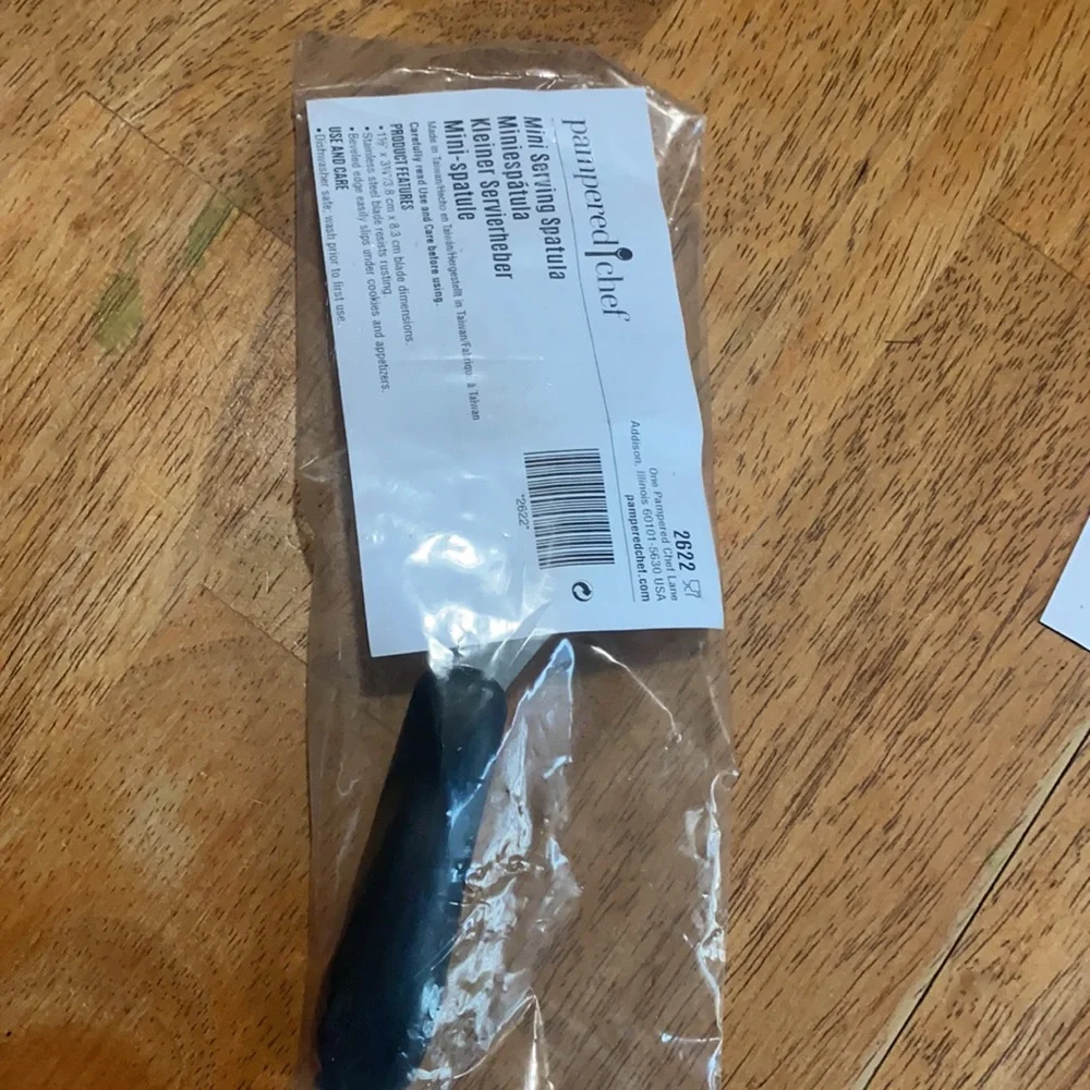 Pampered Chef mini serving spatula
